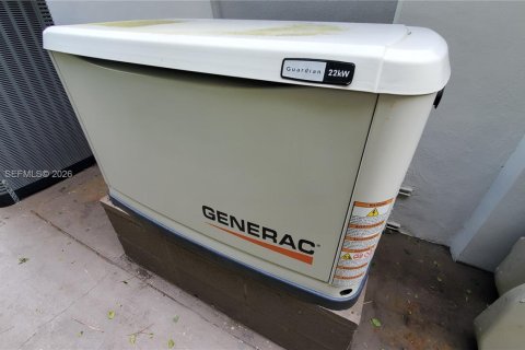 Casa en alquiler en North Miami, Florida, 4 dormitorios, 216.83 m2 № 2021836 - foto 19