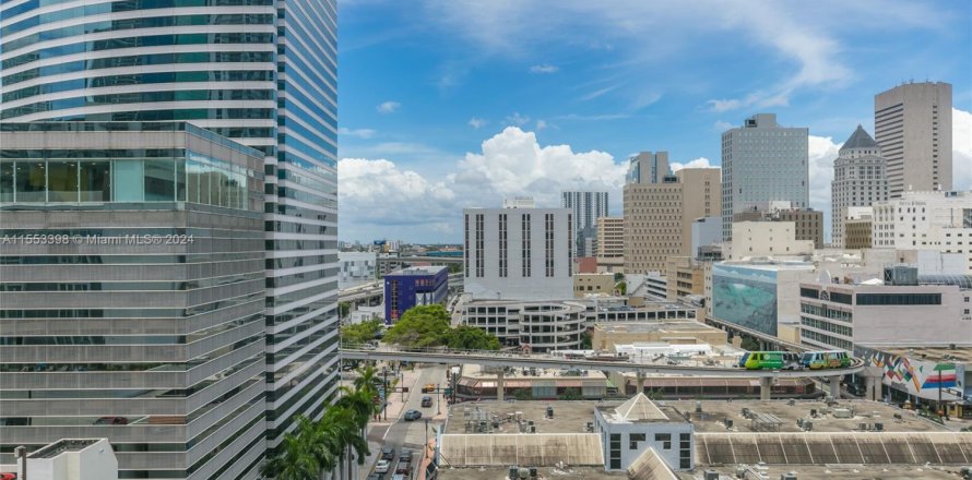 Propiedad comercial en Miami, Florida № 1073577