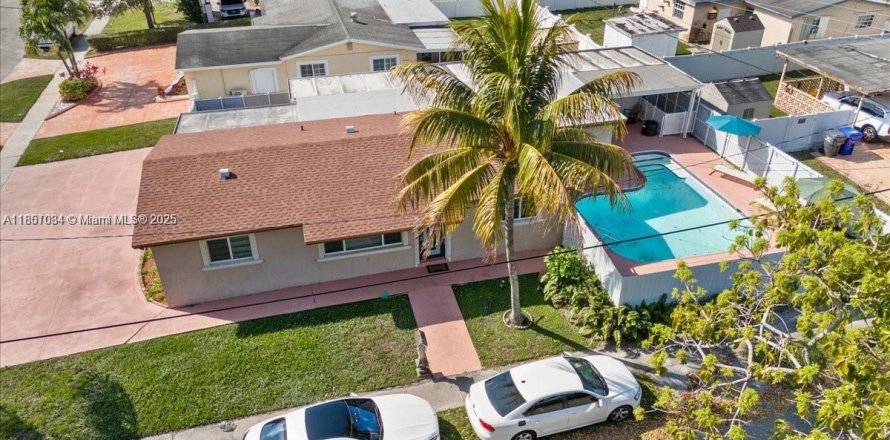 Casa en Hollywood, Florida 4 dormitorios, 148.83 m2 № 1858921