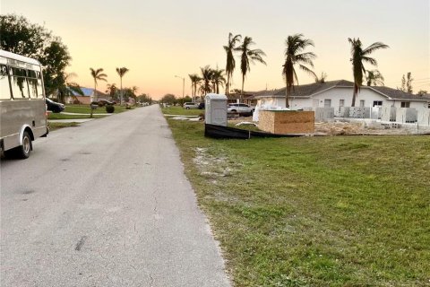Land in Cape Coral, Florida № 362830 - photo 6