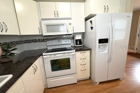 Copropriété à louer à Sun City Center, Floride: 2 chambres, 91.42 m2 № 2413732 - photo 11