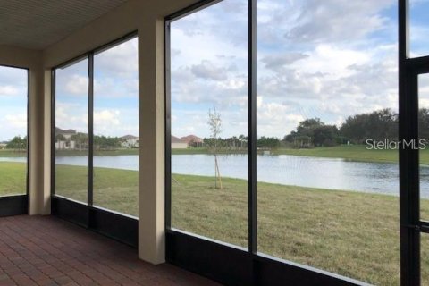 Casa en Kissimmee, Florida 4 dormitorios, 263.84 m2 № 2149321