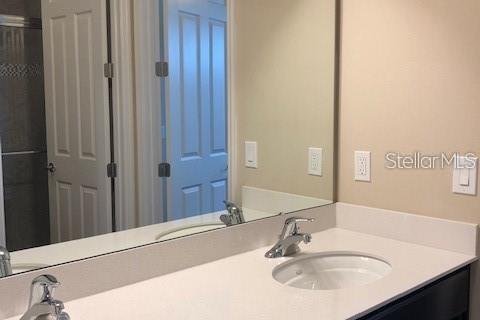 Casa en alquiler en Kissimmee, Florida, 4 dormitorios, 263.84 m2 № 2149321 - foto 13