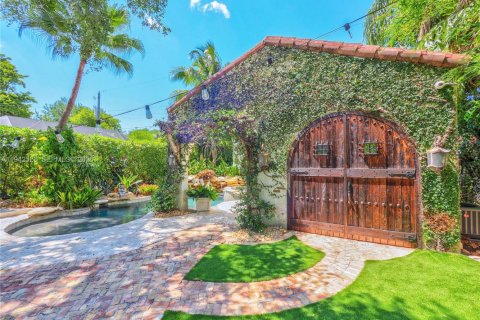 Villa ou maison à vendre à Coral Gables, Floride: 5 chambres, 244.24 m2 № 2059732 - photo 11