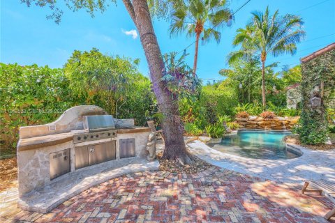 Villa ou maison à vendre à Coral Gables, Floride: 5 chambres, 244.24 m2 № 2059732 - photo 15