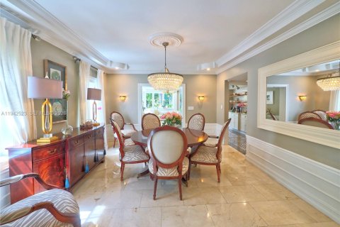 Villa ou maison à vendre à Coral Gables, Floride: 5 chambres, 244.24 m2 № 2059732 - photo 27