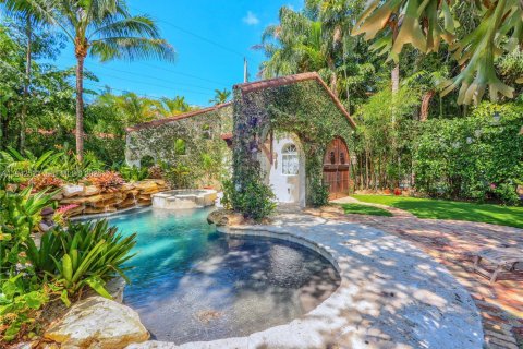 Villa ou maison à vendre à Coral Gables, Floride: 5 chambres, 244.24 m2 № 2059732 - photo 9
