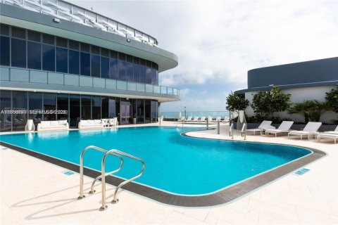 Condo in Miami, Florida, 1 bedroom  № 2017584 - photo 12