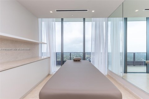 Condo in Miami, Florida, 1 bedroom  № 2017584 - photo 17