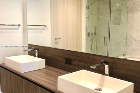 Condo in Miami, Florida, 1 bedroom  № 2017584 - photo 7