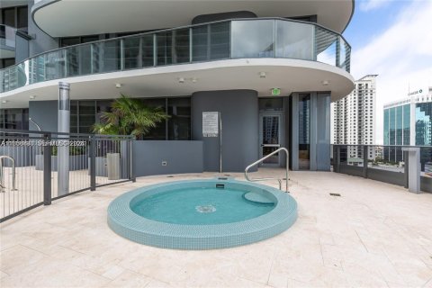 Condo in Miami, Florida, 1 bedroom  № 2017584 - photo 18