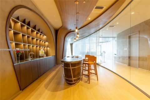 Condo in Miami, Florida, 1 bedroom  № 2017584 - photo 25