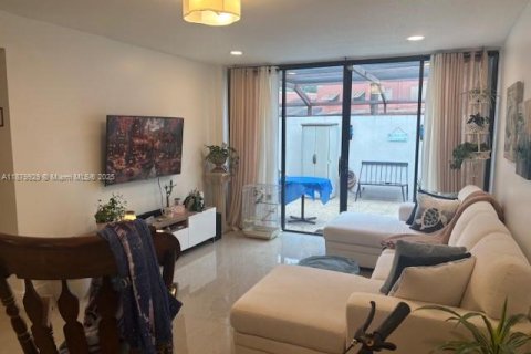 Townhouse in Pembroke Pines, Florida 3 bedrooms, 120.68 sq.m. № 1921328 - photo 27