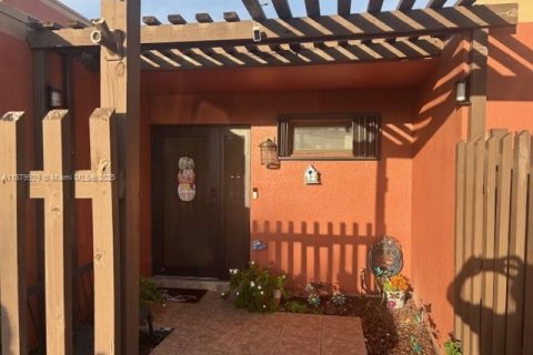 Townhouse in Pembroke Pines, Florida 3 bedrooms, 120.68 sq.m. № 1921328 - photo 5