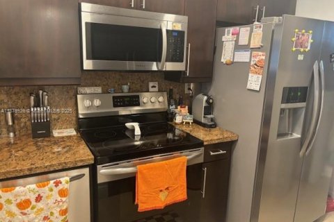 Townhouse in Pembroke Pines, Florida 3 bedrooms, 120.68 sq.m. № 1921328 - photo 21