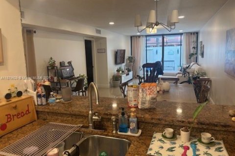 Townhouse in Pembroke Pines, Florida 3 bedrooms, 120.68 sq.m. № 1921328 - photo 19