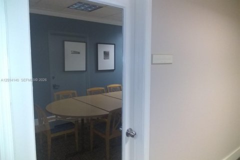 Condo in Sunny Isles Beach, Florida, 1 bedroom № 2076233 - photo 9