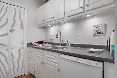 Copropriété à louer à Sarasota, Floride: 2 chambres, 81.38 m2 № 573467 - photo 11