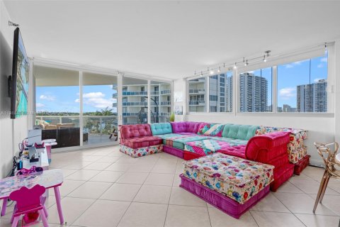 Купить кондоминиум в Авентура, Флорида 3 спальни, 220.18м2, № 1972116 - фото 13