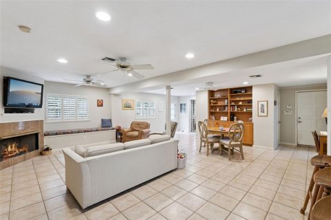 Villa ou maison à vendre à Orlando, Floride: 6 chambres, 298.49 m2 № 2208312 - photo 8