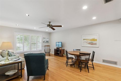 Villa ou maison à vendre à Orlando, Floride: 6 chambres, 298.49 m2 № 2208312 - photo 11