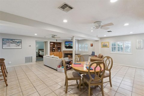 Villa ou maison à vendre à Orlando, Floride: 6 chambres, 298.49 m2 № 2208312 - photo 9