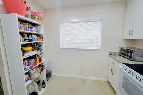 Condo in Sunrise, Florida, 2 bedrooms  № 2175309 - photo 3