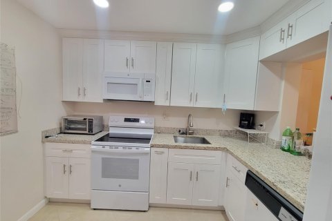 Condominio en Sunrise, Florida, 2 dormitorios № 2175309