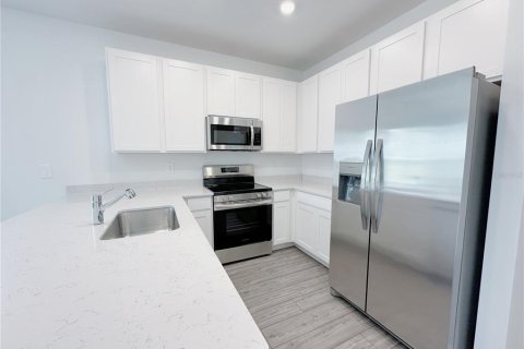 Adosado en alquiler en Ocala, Florida, 3 dormitorios, 166.02 m2 № 1909206 - foto 3