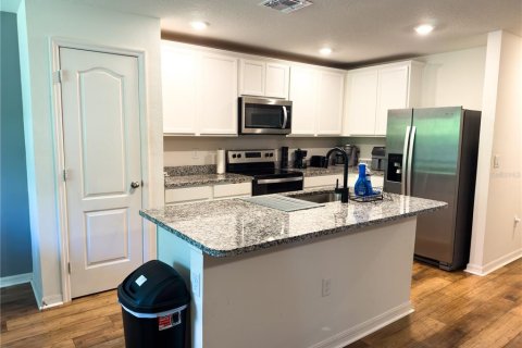 Casa en venta en Deltona, Florida, 3 dormitorios, 157.38 m2 № 1832742 - foto 10