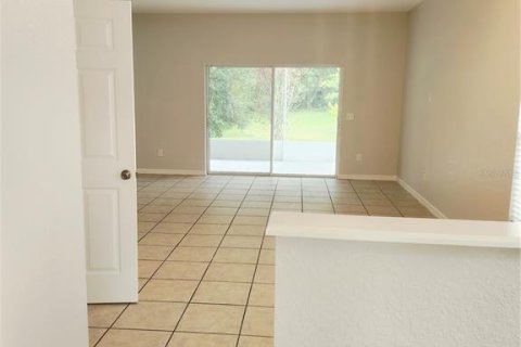 Villa ou maison à louer à Oxford, Floride: 3 chambres, 179.21 m2 № 1816671 - photo 3