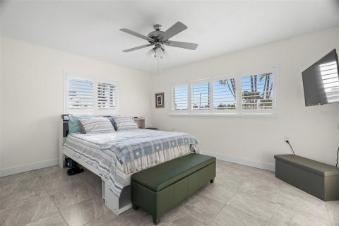 Casa en venta en Treasure Island, Florida, 3 dormitorios, 122.63 m2 № 2149475 - foto 14