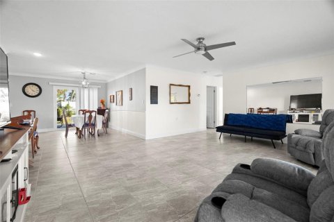 Casa en venta en Treasure Island, Florida, 3 dormitorios, 122.63 m2 № 2149475 - foto 6