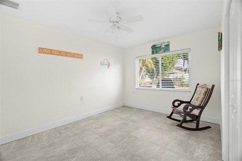 Casa en venta en Treasure Island, Florida, 3 dormitorios, 122.63 m2 № 2149475 - foto 18