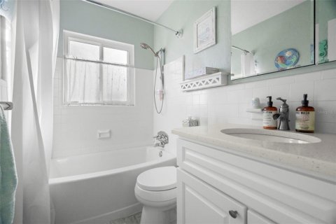 Casa en venta en Treasure Island, Florida, 3 dormitorios, 122.63 m2 № 2149475 - foto 15