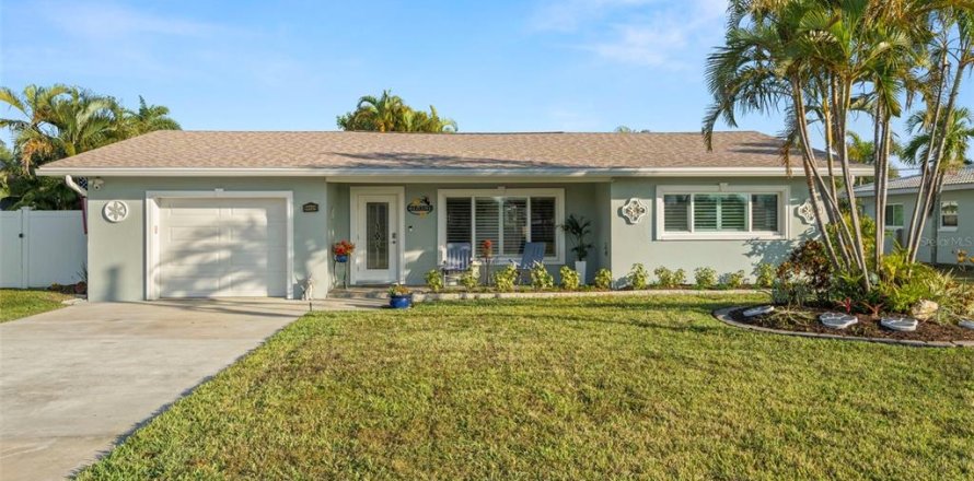 Casa en Treasure Island, Florida 3 dormitorios, 122.63 m2 № 2149475