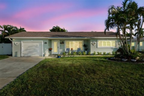 Casa en venta en Treasure Island, Florida, 3 dormitorios, 122.63 m2 № 2149475 - foto 2