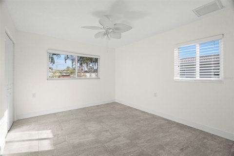 Casa en venta en Treasure Island, Florida, 3 dormitorios, 122.63 m2 № 2149475 - foto 19