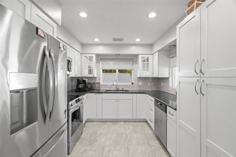 Casa en venta en Treasure Island, Florida, 3 dormitorios, 122.63 m2 № 2149475 - foto 12