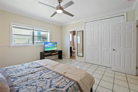Condominio en venta en Hollywood, Florida, 2 dormitorios, 99.87 m2 № 2044145 - foto 12