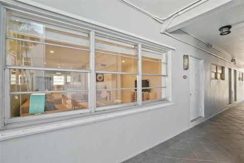 Condominio en venta en Hollywood, Florida, 2 dormitorios, 99.87 m2 № 2044145 - foto 18