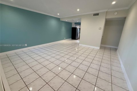 Condominio en venta en Hollywood, Florida, 2 dormitorios, 99.87 m2 № 2044145 - foto 4