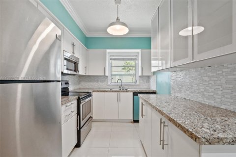 Condominio en venta en Hollywood, Florida, 2 dormitorios, 99.87 m2 № 2044145 - foto 2