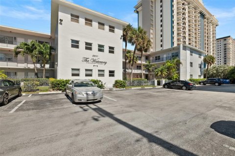 Condominio en venta en Hollywood, Florida, 2 dormitorios, 99.87 m2 № 2044145 - foto 19