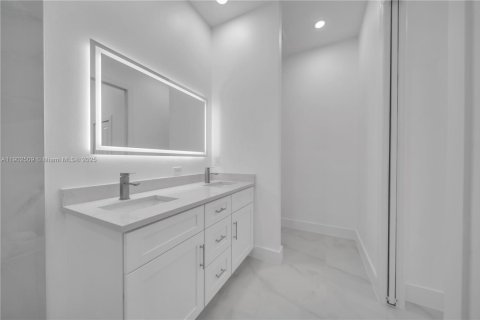 Купить виллу или дом в Лихай-Эйкерс, Флорида 3 спальни, 145.76м2, № 1954704 - фото 30