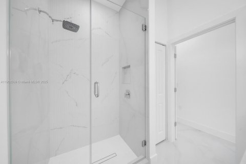 Купить виллу или дом в Лихай-Эйкерс, Флорида 3 спальни, 145.76м2, № 1954704 - фото 10