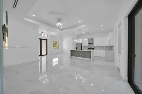 Купить виллу или дом в Лихай-Эйкерс, Флорида 3 спальни, 145.76м2, № 1954704 - фото 12