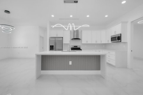 Купить виллу или дом в Лихай-Эйкерс, Флорида 3 спальни, 145.76м2, № 1954704 - фото 11