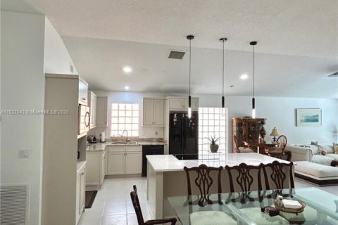 Casa en venta en Riviera Beach, Florida, 3 dormitorios, 146.41 m2 № 1800816 - foto 11