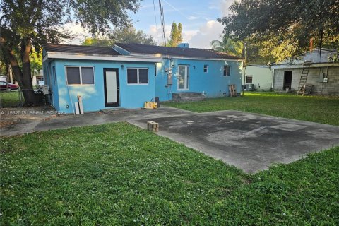 Купить виллу или дом в Майами-Шорс, Флорида 3 спальни, 137.12м2, № 1991706 - фото 3